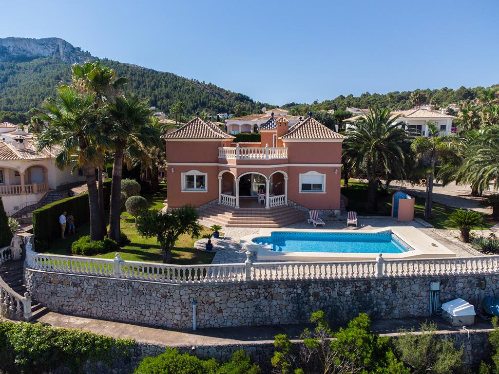 Villa with fascinating views of the sea and the Montgó, Dénia