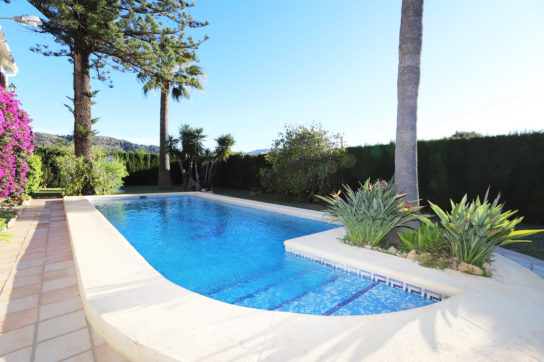 Villa traditionnelle avec piscine à vendre à Pedreguer