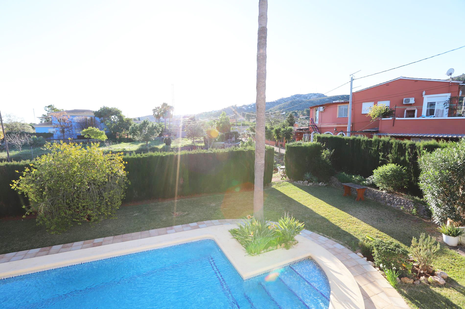Villa tradicional con piscina en venta en Pedreguer