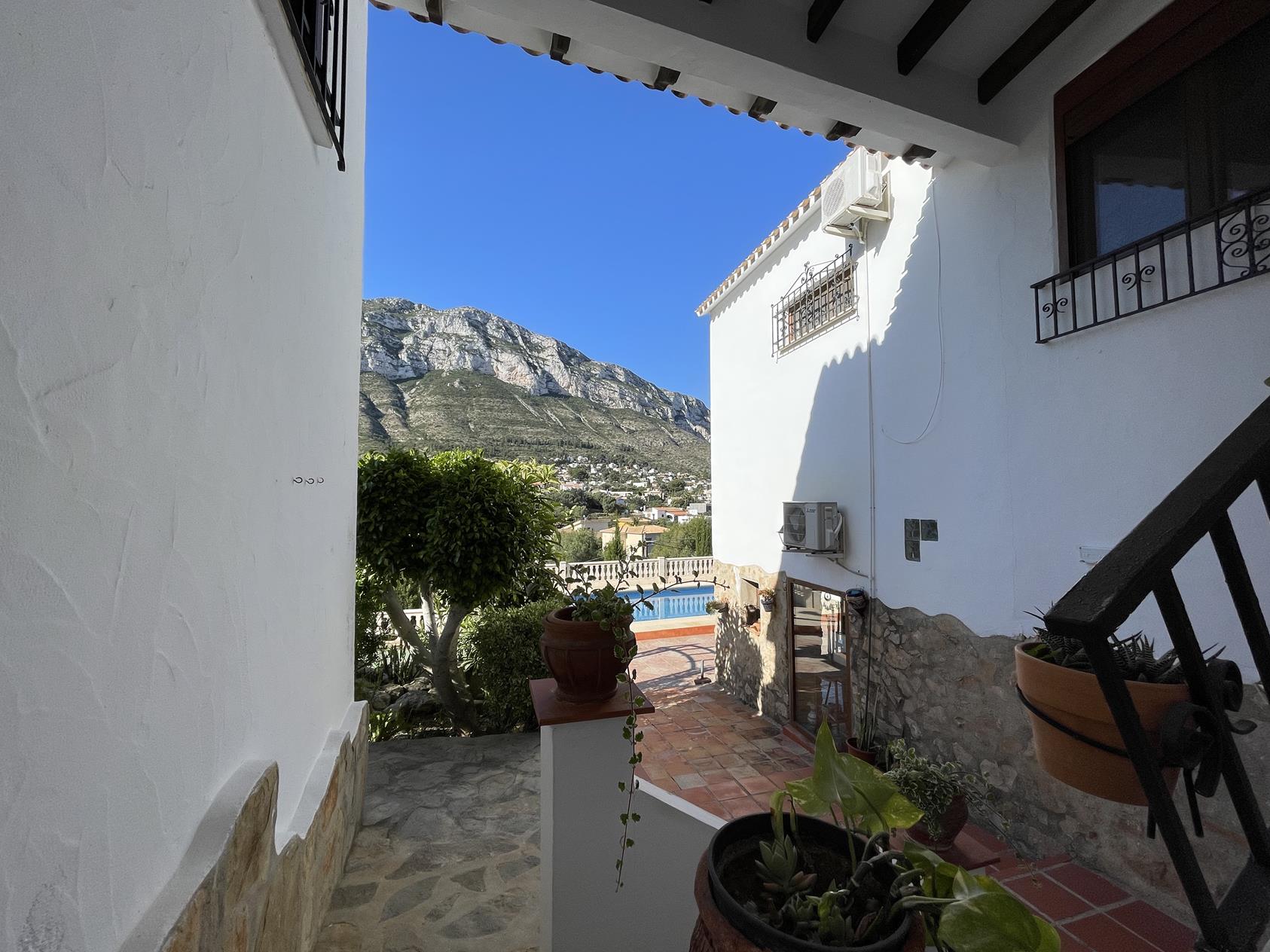 Villa con piscina y vista al Montgó - Santa Lucía