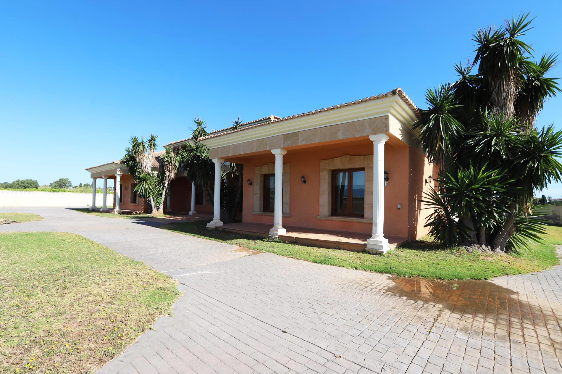 Magnificent villa 600 meters from the beach in Dénia
