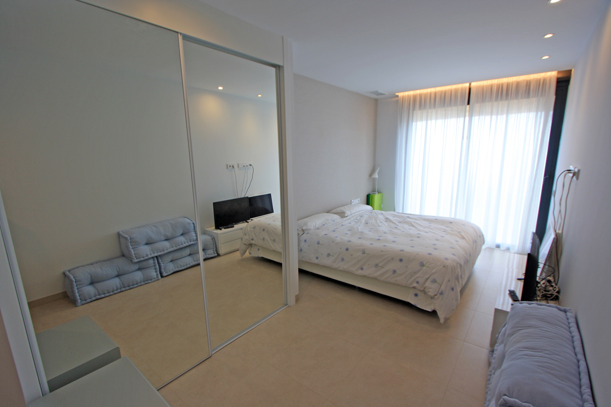 Espectacular apartamento en primera línea de playa en Dénia