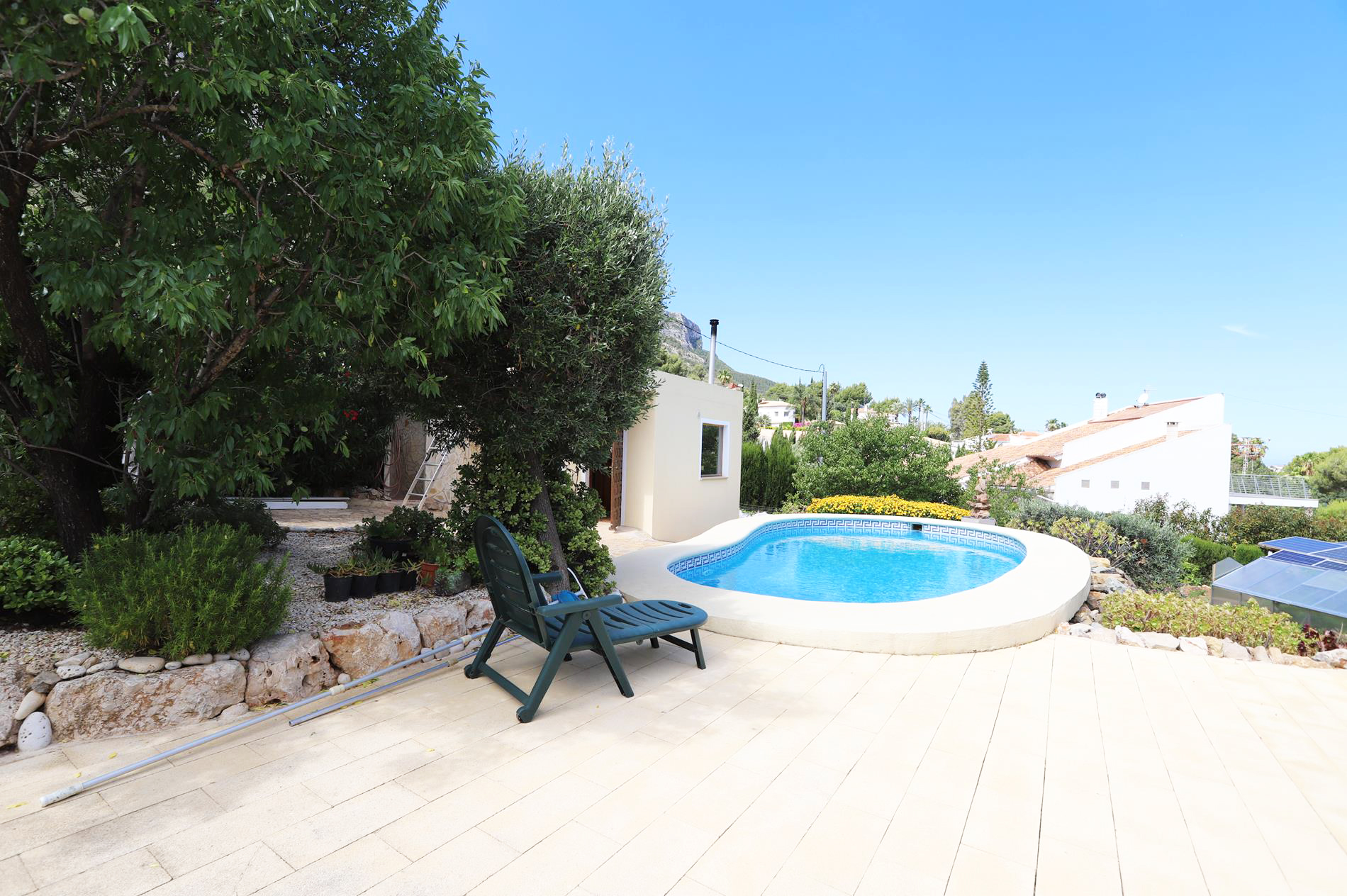 Villa en venta con piscina en Dénia - Montgó