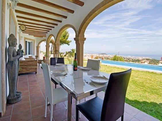 Villa mit Charme und spektakulärem Blick aufs Meer