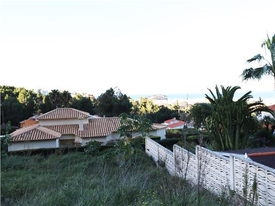 Plot with views to the castle of Denia